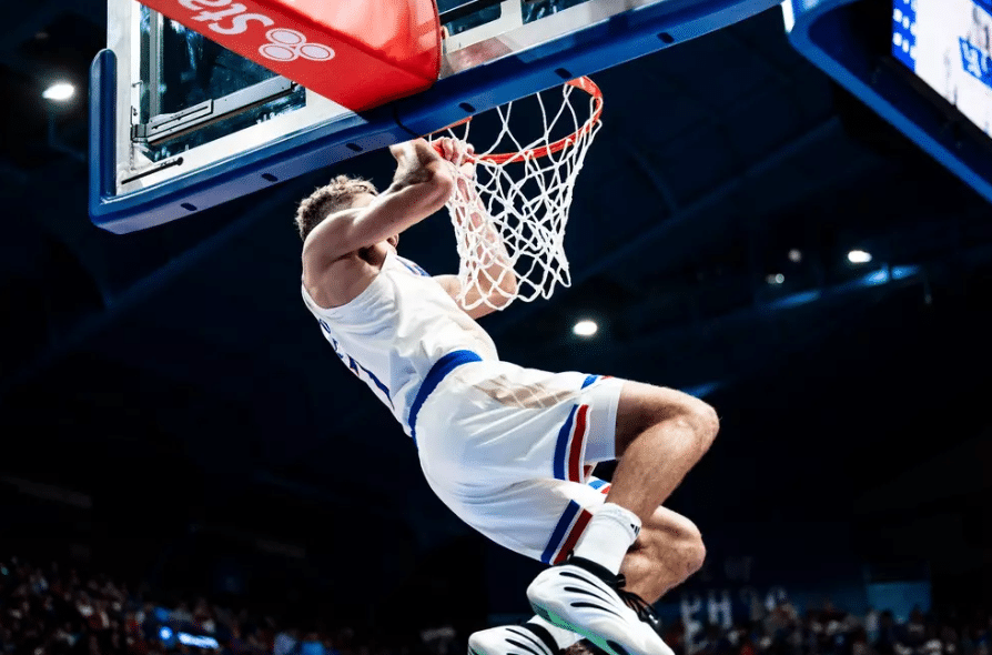 KU MBB: No. 25 Kansas Handles Texas A&M-Corpus Christi, 77-46