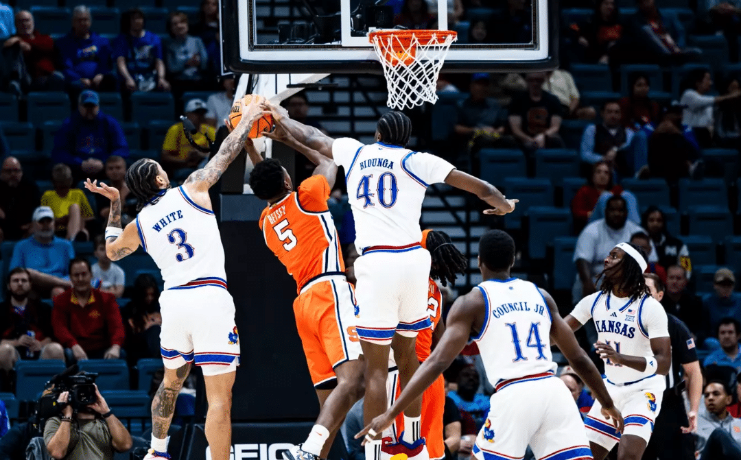 KU MBB: Double-doubles by Tre White and Flory Bidunga help Kansas beat Syracuse 71-60 at Players Era tourney
