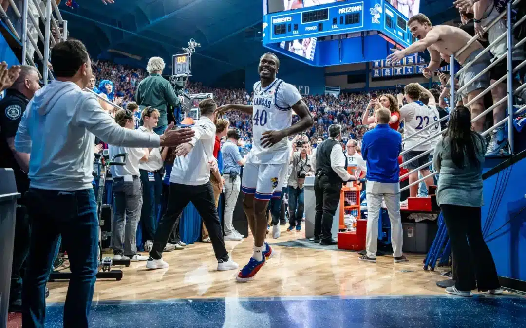 No. 9 Kansas Beats No. 1 Arizona, 82-78