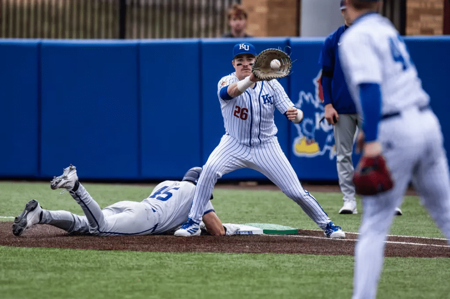 KU Baseball: Kansas Drops Midweek Game at No. 17 TCU